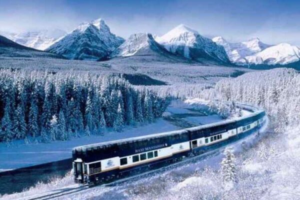 5 Best Winter Train Trips in America to Experience Scenic Beauty