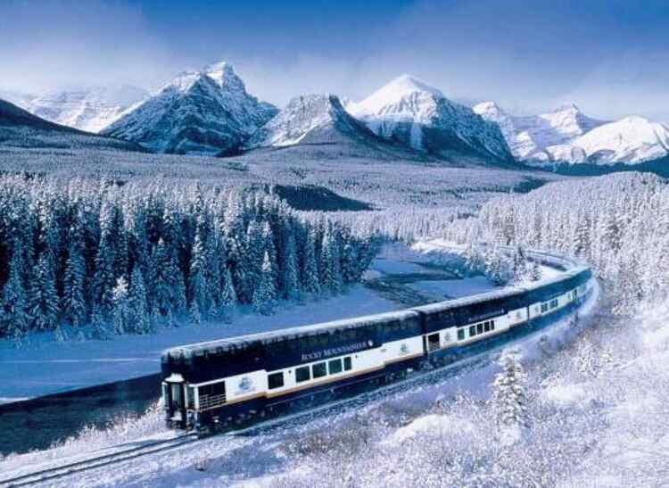 5 Best Winter Train Trips in America to Experience Scenic Beauty