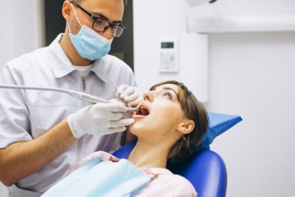 7 Signs Indicating You Must Schedule a Dentist Appointment